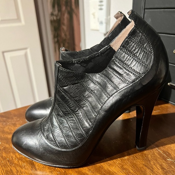 CHANEL Women’s Black Booties Size EU 39.5 - Picture 7 of 8